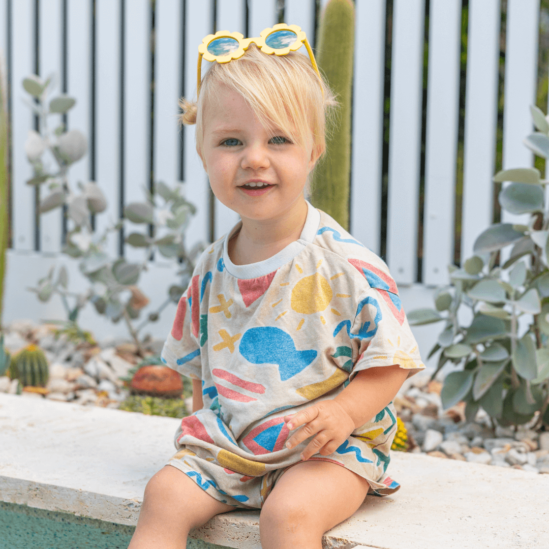 Polarised Flower: Sun Ray With Yellow Mirrored Lenses